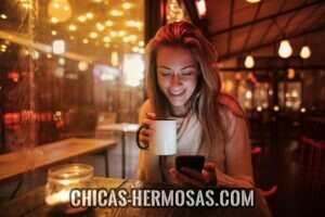Mujeres guapas: Sugar Baby Mujeres guapas: Sugar Baby utilizando las redes sociales para conocer a un Sugar Daddy.